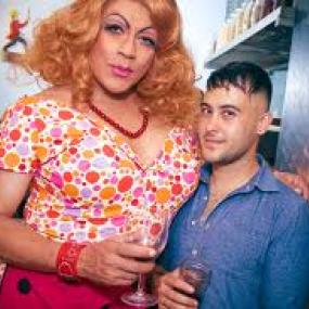 You must take a photo with drag queen.